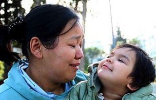 Kazakistan uyruklu doktor anne, kızı için gözyaşları...