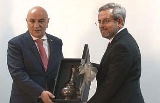 Keçiören Belediye Başkanı Altınok öğrencilerle...