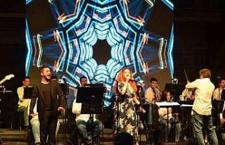 Kent Orkestrasından St. Paul Meydanında bahar konseri