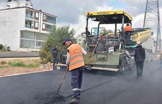 Kepez’in 2 mahallesine sıcak asfalt