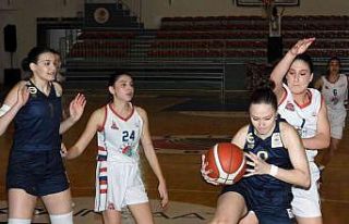 Kepez’in kızları ligin devleriyle mücadele ediyor