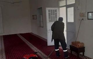 Kırıkhan’da camilerde temizlik çalışmaları
