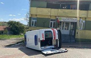 Kırklareli’nde takla atan ambulans korkuttu