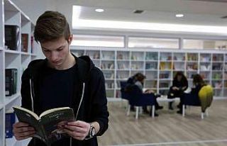 Kitap sevdalıları Yenimahalle kütüphanelerinde...