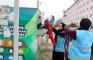 Kıyafetlerini ihtiyaç sahiplerine bağışladılar
