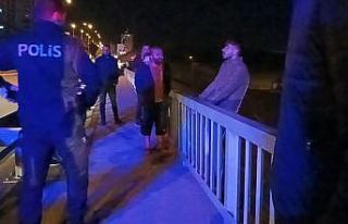 Kız arkadaşı ile tartışıp köprüye çıkan...