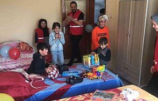 Kızılay 7 kişilik bir ailenin evini baştan sona...