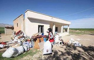 Kızılay ekibi, Silopi’de mağdur ailenin evini...