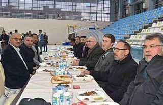 KMÜ’de yüzlerce öğrenci iftar sofrasında buluştu