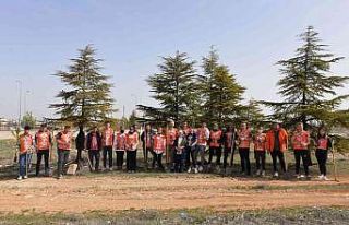 KMÜ’lü öğrenciler fidan dikti