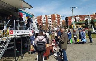 Kocaeli’nin yardım tırı Ukrayna’da yemek dağıtımına...