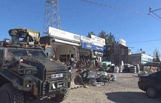 Komşu esnaf arasında silahlı park kavgası: 1 ölü,...