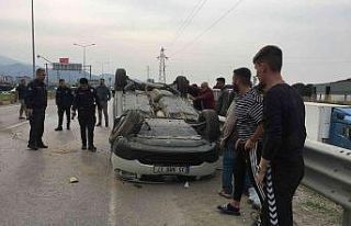 Kontrolden çıkan araç takla atıp karşı şeride...