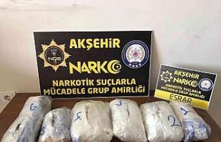 Konya’da aracın stepnesinde 3 kilo 130 gram esrar...