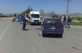 Konya’da hafif ticari araç ile otomobil çarpıştı:...