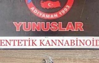 Kovalamacada yakalanan şahıslardan uyuşturucu çıktı