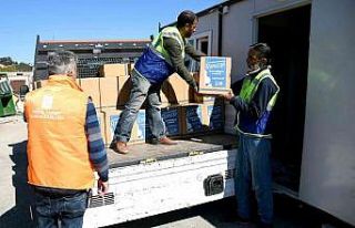 Kuşadası Belediyesi’den 4 bin aileye Ramazan yardımı