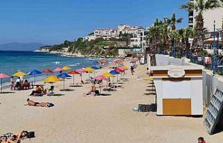 Kuşadası’nda Nisan ayında deniz keyfi