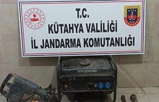 Kütahya’da kaçak kazı yapan 4 şüpheli suçüstü...