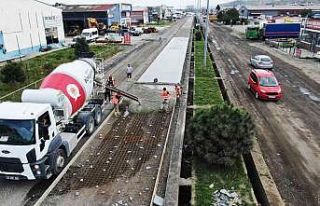 Kutlukent Bulvarı beton yolla yenileniyor