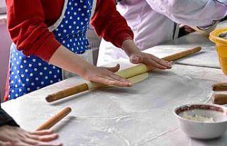 Liseli öğrenciler okullarının mutfağında ihtiyaç...