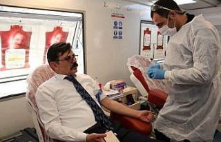 Malatya polisinden kan bağışı