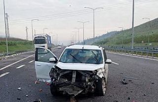 Manisa’da iki otomobil çarpıştı: 5 yaralı