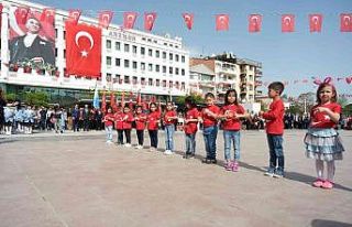 Manisa’da korona virüs sonrası ilk 23 Nisan kutlandı