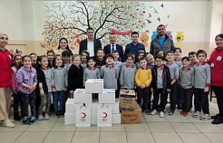 Manisalı öğrenciler Türk Kızılayı’na Ramazan...