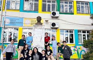 Manisalı öğretmen 7 ülkeye Mustafa Kemal Atatürk’ü...