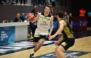 Manisa’nın dev adamları derbiyi farklı kazandı