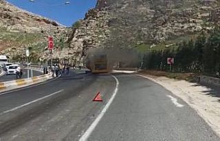 Mardin’de içinde 25 yolcusu bulunan halk otobüsü...