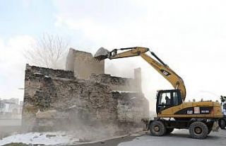 Melikgazi, daha güzel bir çevre için metruk bina...