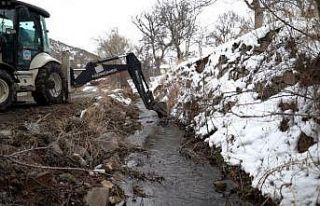Melikgazi’de sulama kanallarında temizlik