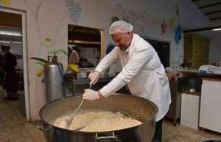 Menemen’de iftarlıklar Başkan Pehlivan’dan