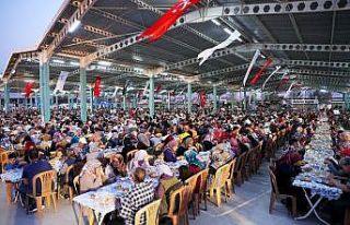 Merkezefendili vatandaşlardan iftar sofrasına yoğun...