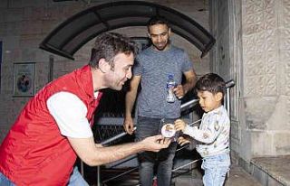 Mersin Büyükşehir Belediyesi, Kadir Gecesinde lokma...