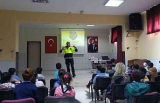 Mersin polisinden öğrencilere trafik eğitimi