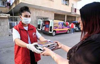 Mersin’de günde 12 bin kişiye iftar yemeği ulaştırılıyor