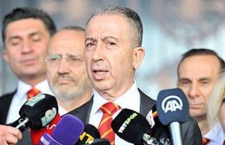 Metin Öztürk listesini teslim etti