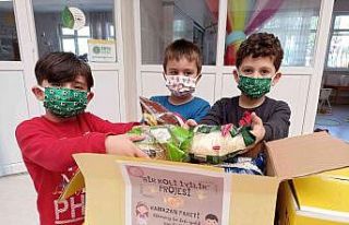 Minik eller ’Bir Koli İyilik’ ile yürekleri...