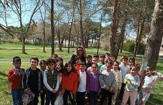 Minik ellerden doğaya anlamlı dokunuş
