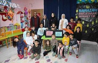 Minik ellerin hazırladığı yardım kolileri ihtiyaç...