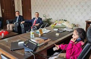 Minik Kaymakam’ın 23 Nisan’da Belediye Başkanı’ndan...