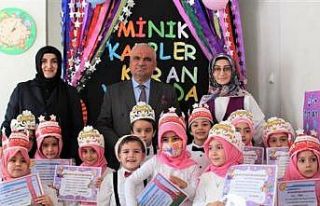 Minik öğrenciler Kur’an-ı Kerim’e geçmenin...