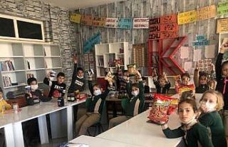 Minik öğrencilerden yüreklere dokunacak hareket