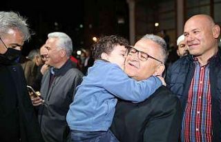 Miniklerden Başkan Büyükkılıç’a sevgi