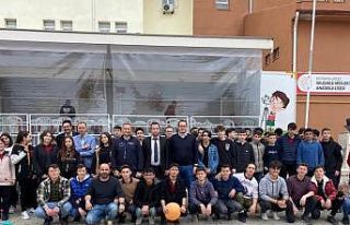 Motivasyon Tırı Gediz’de öğrencilerle buluştu