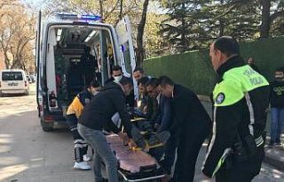 Motosiklet ile minibüs çarpıştı: 1 yaralı