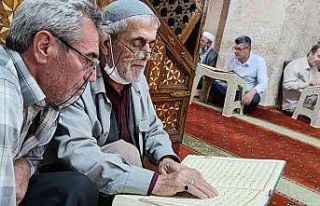 Mukabele geleneği bu camide asırlardır sürüyor